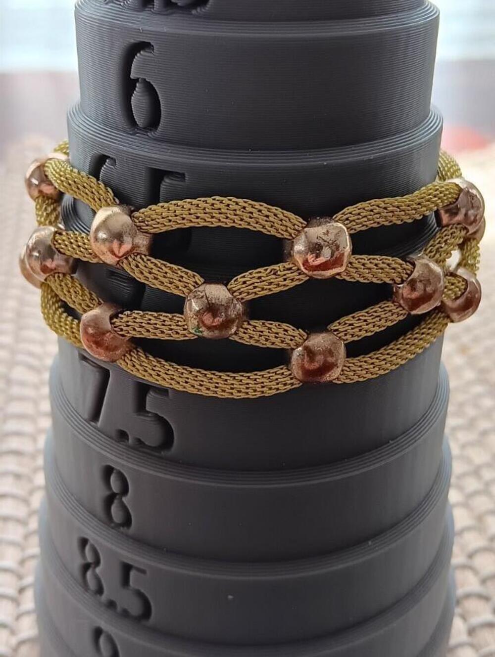Woven yellow mesh bracelet with a decorative gold-tone magnetic clasp,KN159